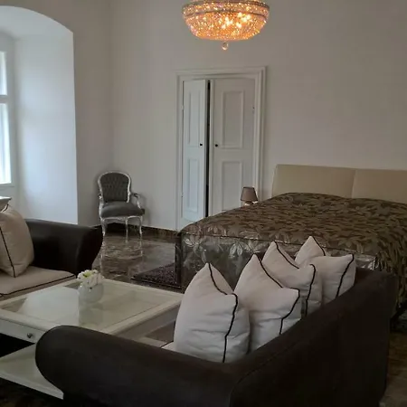 Schloss * Stare Hobzi