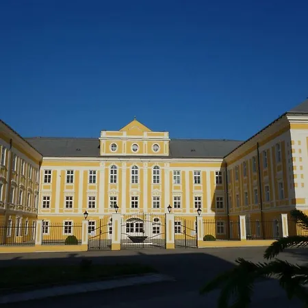 Hotel Schloss *